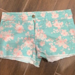 Super cute flower shorts